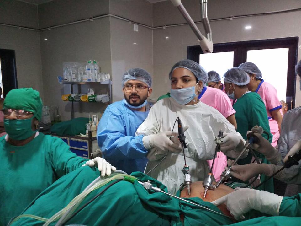 Hands on laparoscopy